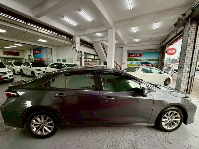 【限時下殺三天】2020年ALTIS 豪華+版 高CP值熱銷房車首選 原鈑件 外型時尚 駕駛穩定 安全滿分 里程保證  第5張相片