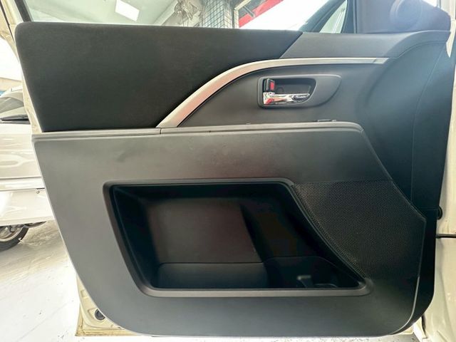 2014年馬5 影音旗艦版 7人座超彈性空間 家庭必備高CP值休旅 第三排座椅可收折 認證車 里程保證  第12張相片