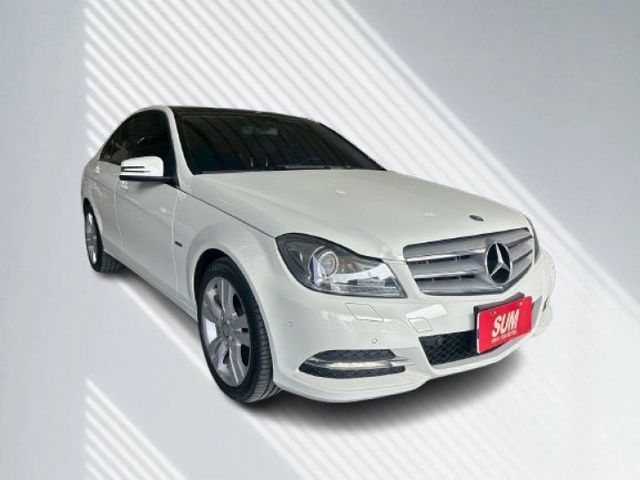 2011年C200 入門豪華轎車熱門首選 經典耐看又有型 原鈑件 認證車 電動天窗/雙電動記憶椅/HID  第2張相片