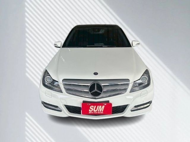 2011年C200 入門豪華轎車熱門首選 經典耐看又有型 原鈑件 認證車 電動天窗/雙電動記憶椅/HID  第3張相片