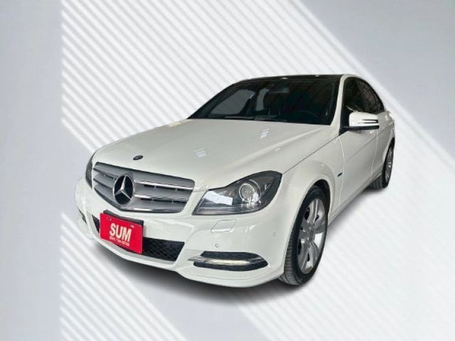 2011年C200 入門豪華轎車熱門首選 經典耐看又有型 原鈑件 認證車 電動天窗/雙電動記憶椅/HID  第4張相片
