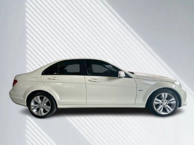 2011年C200 入門豪華轎車熱門首選 經典耐看又有型 原鈑件 認證車 電動天窗/雙電動記憶椅/HID  第5張相片