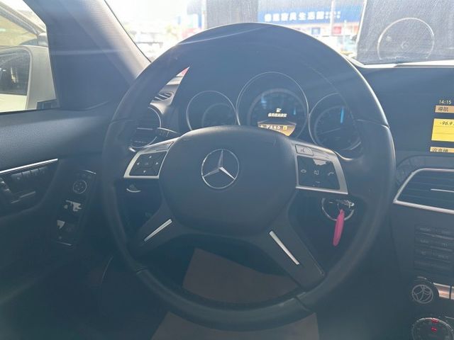 2011年C200 入門豪華轎車熱門首選 經典耐看又有型 原鈑件 認證車 電動天窗/雙電動記憶椅/HID  第8張相片