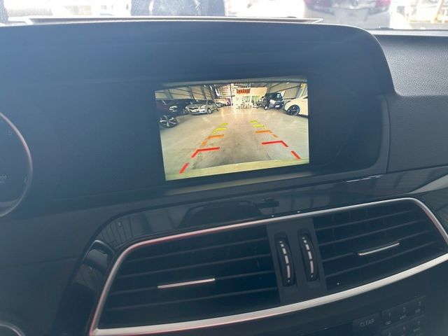 2011年C200 入門豪華轎車熱門首選 經典耐看又有型 原鈑件 認證車 電動天窗/雙電動記憶椅/HID  第12張相片