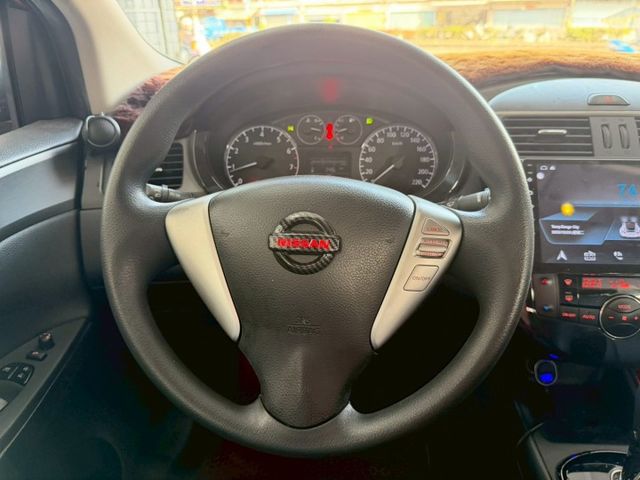 2013年TIIDA 豪華版 實用首選代步車 高CP值掀背車 免KEY/倒車雷達/衛星導航 認證車  第8張相片