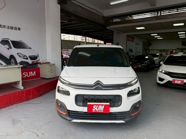 2022年BERLINGO 柴油XTR版  法式風格MPV 寬敞七人座 座椅靈活變化 家庭出遊或露營、通勤最佳車款  第3張相片