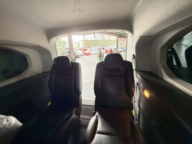 2022年BERLINGO 柴油XTR版  法式風格MPV 寬敞七人座 座椅靈活變化 家庭出遊或露營、通勤最佳車款  第16張相片