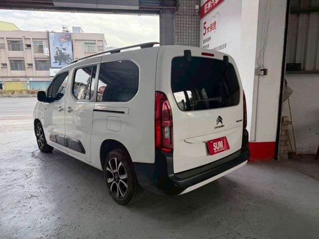 2022年BERLINGO 柴油XTR版  法式風格MPV 寬敞七人座 座椅靈活變化 家庭出遊或露營、通勤最佳車款  第20張相片