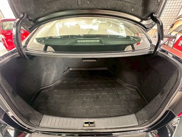 2018年SENTRA 旗艦版 家庭通勤首選 質感升級實力派房車 大空間好乘坐 舒適穩定配備一次到位 認證車  第15張相片