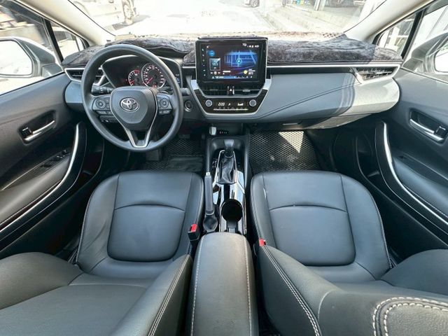 2024年ALTIS 尊爵版 日系房車王者 僅跑1萬多公里 都會通勤首選 舒適安全兼具 認證車 里程保證  第9張相片