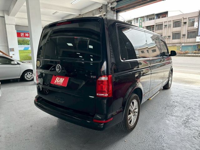 2017年T6 Caravelle 2.0柴油TDI 豪華商務8人座 動力充沛 乘坐舒適 安全感十足 認證車 里程保證  第17張相片