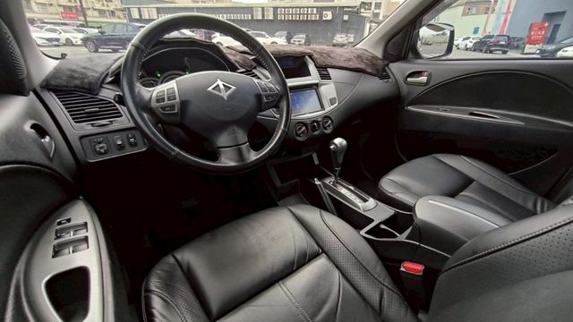 2016年ZINGER 旗艦影音版 空間大 實用滿分多功能休旅 家庭工作兩相宜 車況良好 入手輕鬆 里程保證  第7張相片