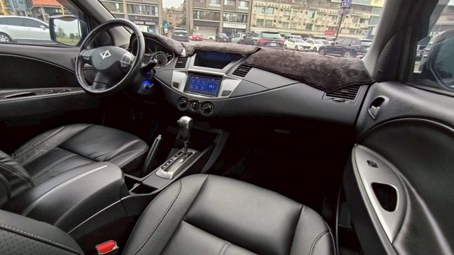 2016年ZINGER 旗艦影音版 空間大 實用滿分多功能休旅 家庭工作兩相宜 車況良好 入手輕鬆 里程保證  第10張相片