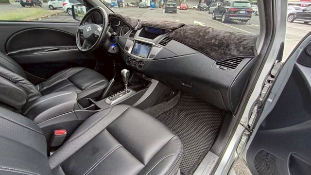 2016年ZINGER 旗艦影音版 空間大 實用滿分多功能休旅 家庭工作兩相宜 車況良好 入手輕鬆 里程保證  第12張相片