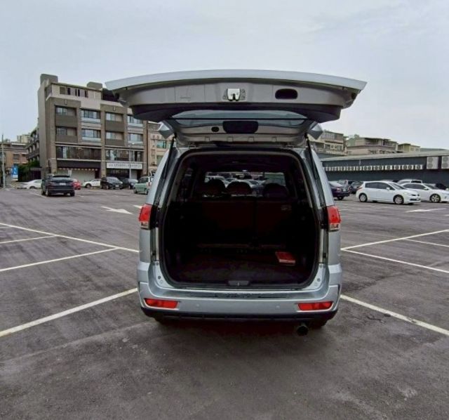 2016年ZINGER 旗艦影音版 空間大 實用滿分多功能休旅 家庭工作兩相宜 車況良好 入手輕鬆 里程保證  第13張相片