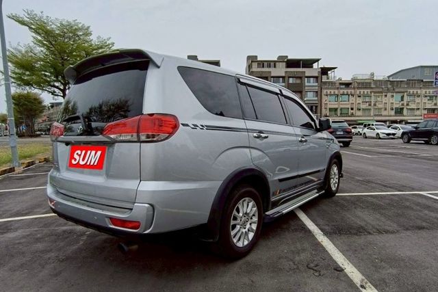 2016年ZINGER 旗艦影音版 空間大 實用滿分多功能休旅 家庭工作兩相宜 車況良好 入手輕鬆 里程保證  第14張相片