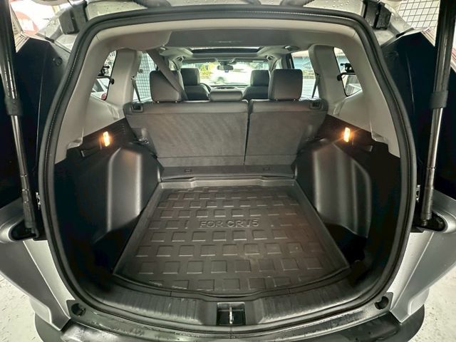 2019年CR-V S版 人氣休旅王者登場 省油好開 空間大 妥善率高 全景天窗 認證車  第15張相片