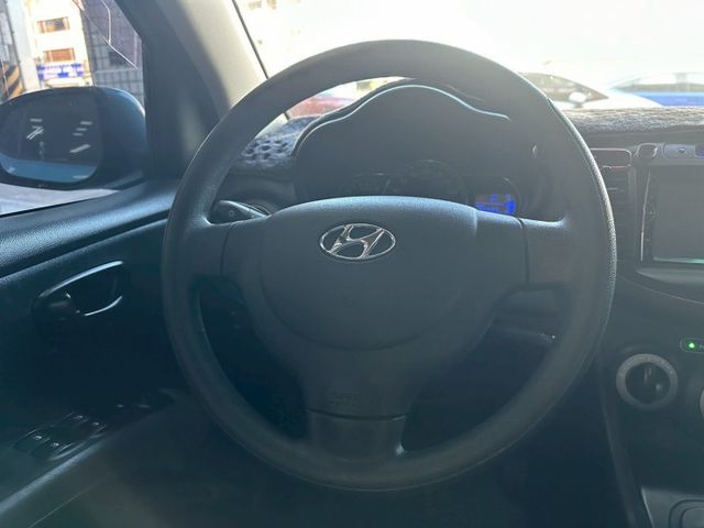 2015年I10 自排享樂版 便宜又好開 省油經濟無負擔 新手練車或通勤代步皆適合 里程保證  第8張相片