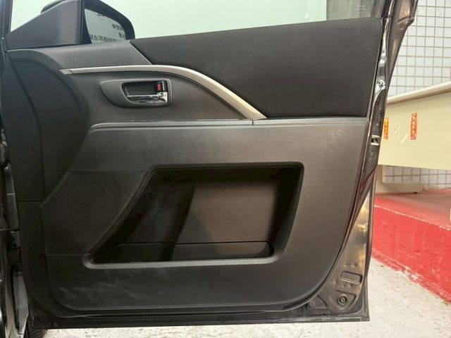 2012年馬5 七人座豪華版 家庭用車首選 價格超親民 雙側滑門/第三排座椅 認證車 里程保證  第14張相片