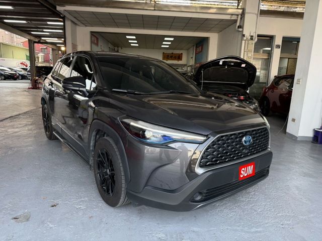 2023年Corolla Cross 油電尊爵版 升級GR套件 主動安全配備齊全 實跑8萬公里 里程保證 認證車  第2張相片
