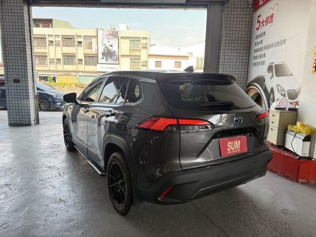 2023年Corolla Cross 油電尊爵版 升級GR套件 主動安全配備齊全 實跑8萬公里 里程保證 認證車  第16張相片