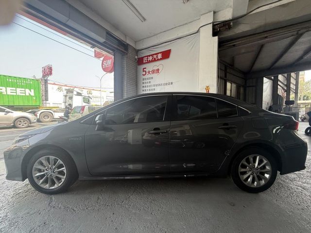 2023年ALTIS 油電尊爵版 原鈑件 行車安靜順暢 主動安全配備齊全 妥善率高 通勤族首選 認證車  第6張相片