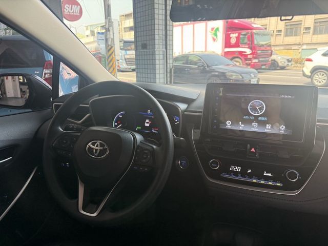 2023年ALTIS 油電尊爵版 原鈑件 行車安靜順暢 主動安全配備齊全 妥善率高 通勤族首選 認證車  第9張相片