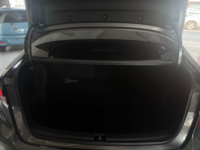 2023年ALTIS 油電尊爵版 原鈑件 行車安靜順暢 主動安全配備齊全 妥善率高 通勤族首選 認證車  第16張相片