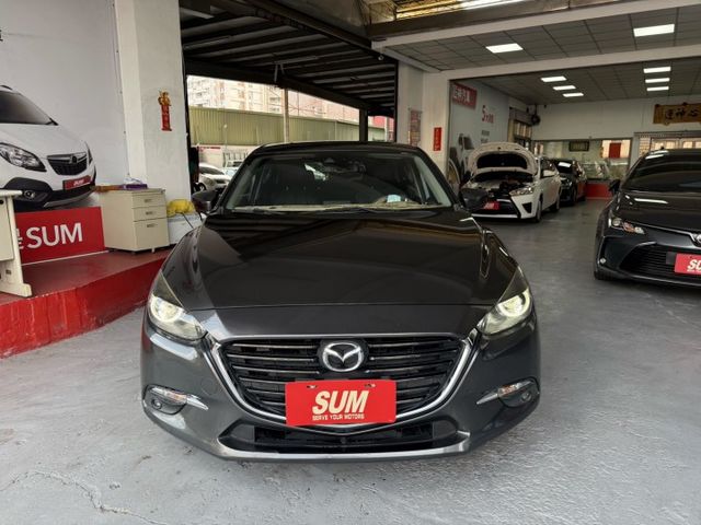 2018年馬3 頂級旗艦版 質感內裝 操控好 配備滿 認證車 抬頭顯示器/換檔快撥 里程保證  第3張相片