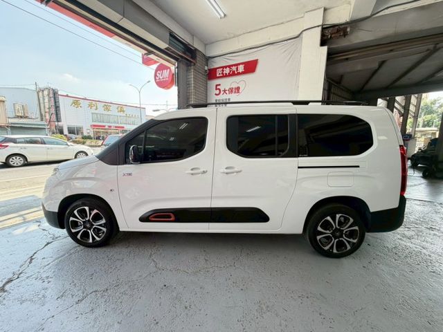 2022年BERLINGO 柴油XTR版  法式風格MPV 寬敞七人座 座椅靈活變化 家庭出遊或露營、通勤最佳車款  第6張相片