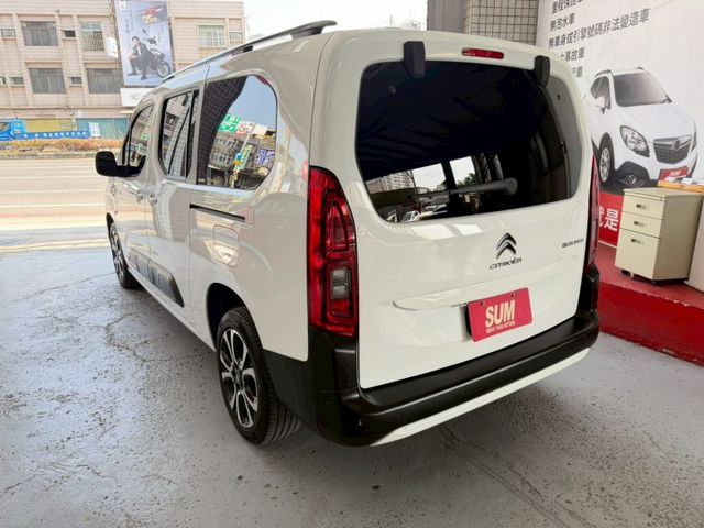 2022年BERLINGO 柴油XTR版  法式風格MPV 寬敞七人座 座椅靈活變化 家庭出遊或露營、通勤最佳車款  第17張相片