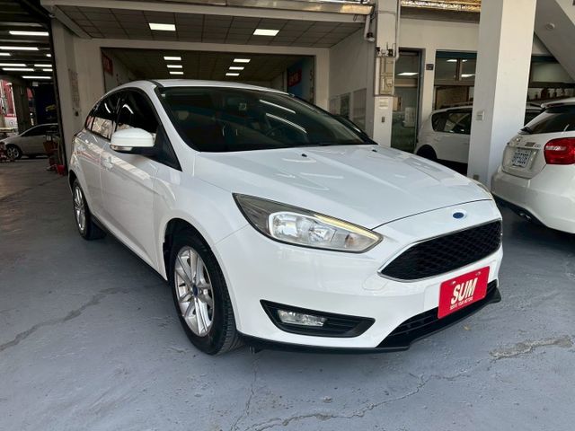 2016年FOCUS 5D汽油時尚型 時尚掀背 安全靈活 適合日常通勤與小家庭車款首選 認證車 里程保證  第2張相片