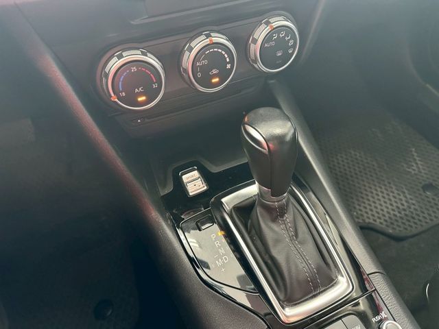 2018年MAZDA 3 尊榮進化版 日系動感房車代表 高CP值進口質感房車 免KEY/定速 認證車  第10張相片