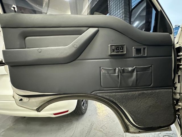2019年DELICA 歐翼行動餐車 賺錢創業好夥伴  靈活大空間設計 造型獨特有質感 里程保證  第12張相片