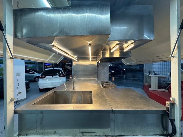 2019年DELICA 歐翼行動餐車 賺錢創業好夥伴  靈活大空間設計 造型獨特有質感 里程保證  第15張相片