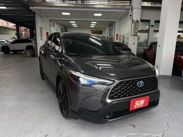 2023年Corolla Cross 油電尊爵版 升級GR套件 主動安全配備齊全 實跑8萬公里 里程保證 認證車  第2張相片