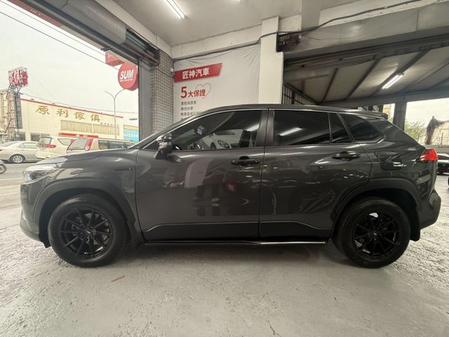 2023年Corolla Cross 油電尊爵版 升級GR套件 主動安全配備齊全 實跑8萬公里 里程保證 認證車  第6張相片