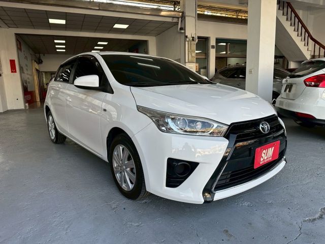 2017年YARIS 經典版 省油實用小資首選 車身小巧靈活 市區穿梭方便 保養便宜 保值度高 認證車  第2張相片