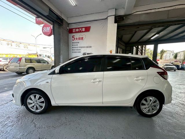 2017年YARIS 經典版 省油實用小資首選 車身小巧靈活 市區穿梭方便 保養便宜 保值度高 認證車  第6張相片