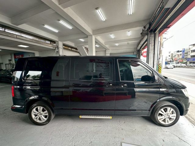 2017年T6 Caravelle 2.0柴油TDI 豪華商務8人座 動力充沛 乘坐舒適 安全感十足 認證車 里程保證  第5張相片
