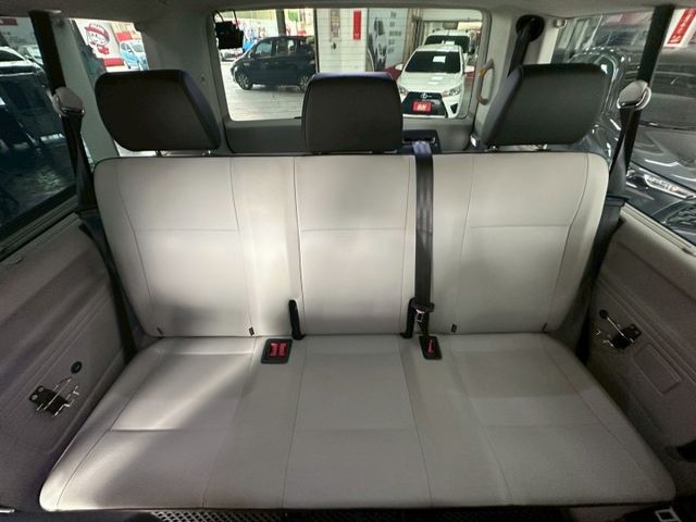 2017年T6 Caravelle 2.0柴油TDI 豪華商務8人座 動力充沛 乘坐舒適 安全感十足 認證車 里程保證  第13張相片