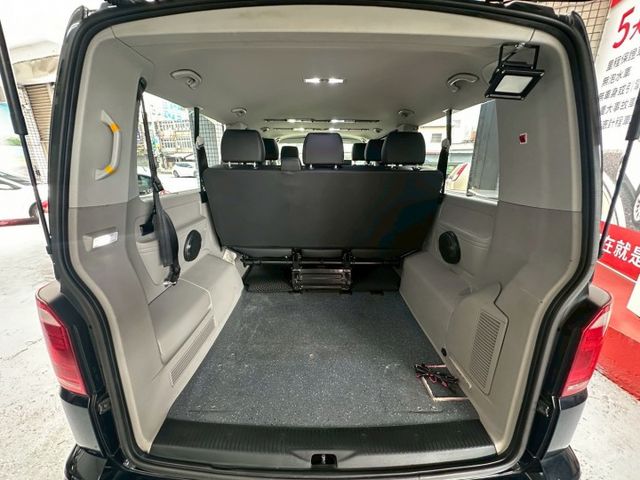 2017年T6 Caravelle 2.0柴油TDI 豪華商務8人座 動力充沛 乘坐舒適 安全感十足 認證車 里程保證  第14張相片
