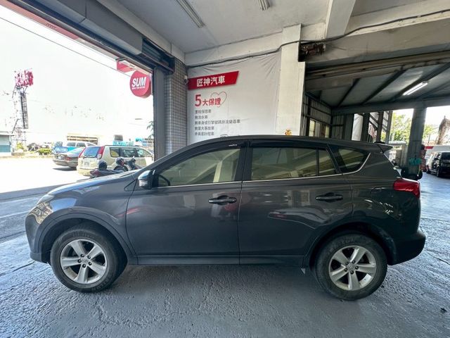 2013年式RAV4 E版 經典休旅首選 高妥善率品牌 家庭出遊或通勤代步皆適合 認證車 里程保證  第6張相片