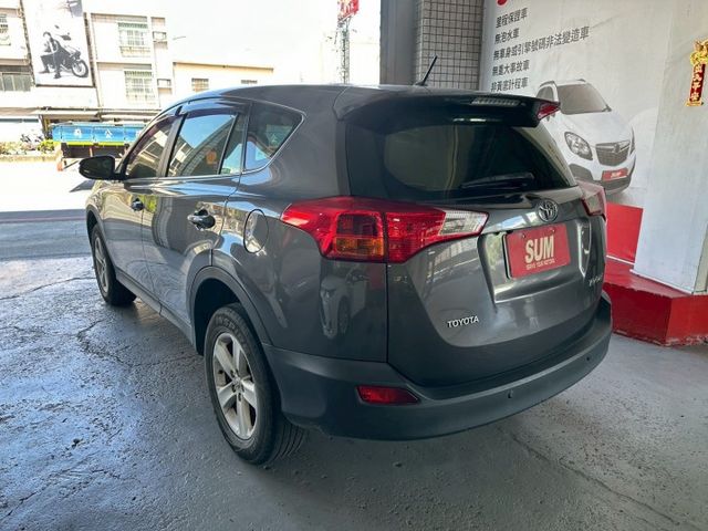 2013年式RAV4 E版 經典休旅首選 高妥善率品牌 家庭出遊或通勤代步皆適合 認證車 里程保證  第18張相片