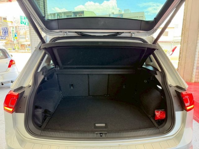 2023年TIGUAN 280TSI 頂級版 換檔迅速動力充沛 省油好開 盲點偵測/免KEY/電動尾門/記憶座椅 認證車  第14張相片