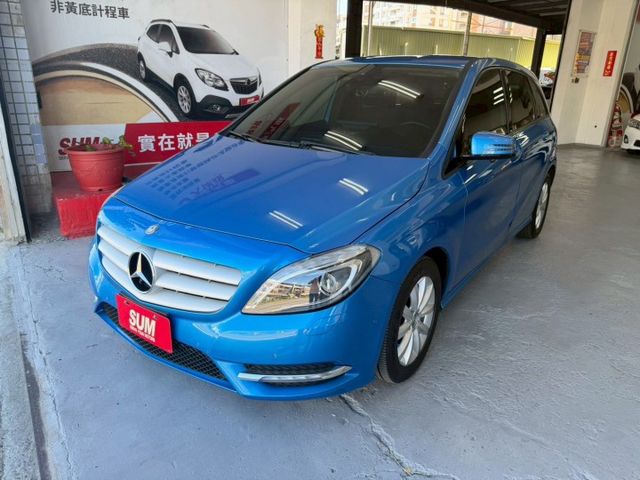 2013年M-Benz B180 總代理 高CP值進口小車 專用安卓機+360環景  雙系統Carplay 認證車  第4張相片