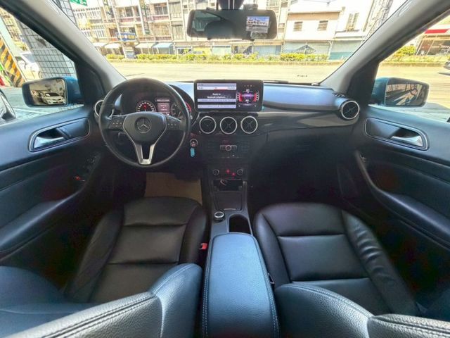 2013年M-Benz B180 總代理 高CP值進口小車 專用安卓機+360環景  雙系統Carplay 認證車  第9張相片