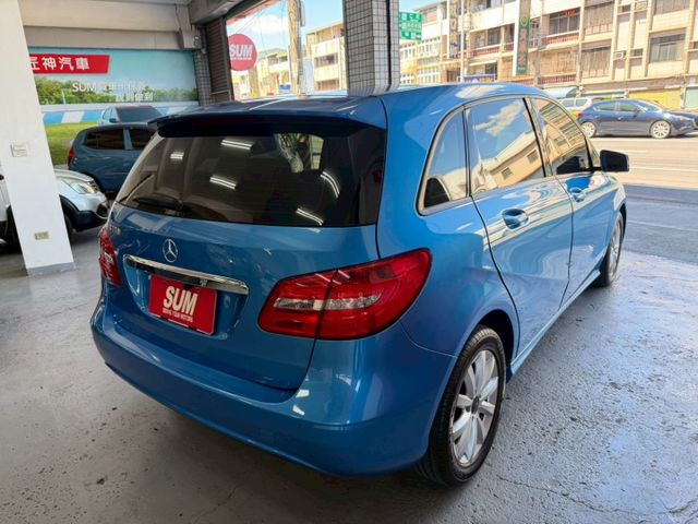 2013年M-Benz B180 總代理 高CP值進口小車 專用安卓機+360環景  雙系統Carplay 認證車  第17張相片