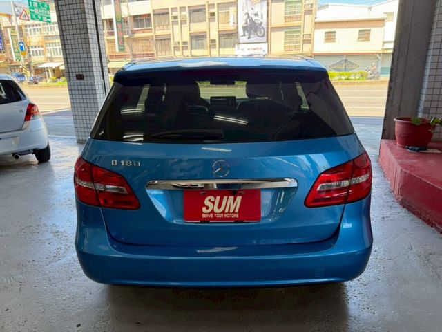 2013年M-Benz B180 總代理 高CP值進口小車 專用安卓機+360環景  雙系統Carplay 認證車  第18張相片
