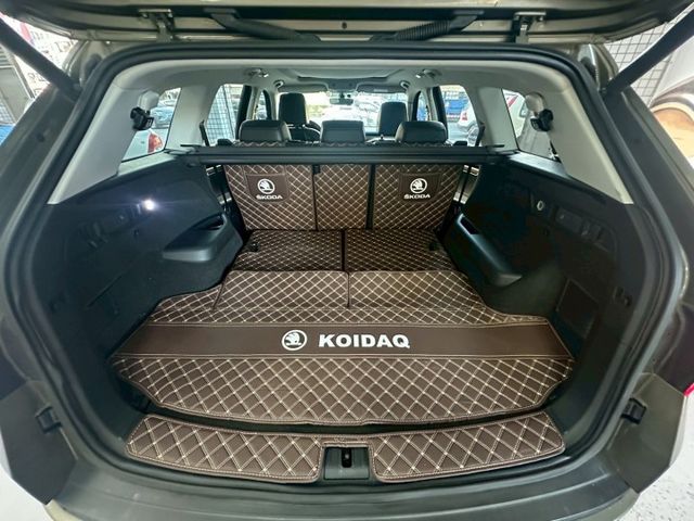 2017年SKODA Kodiaq TSI版 歐系七人座休旅 認證車 原鈑件 全景天窗/360環景 認證車  第13張相片